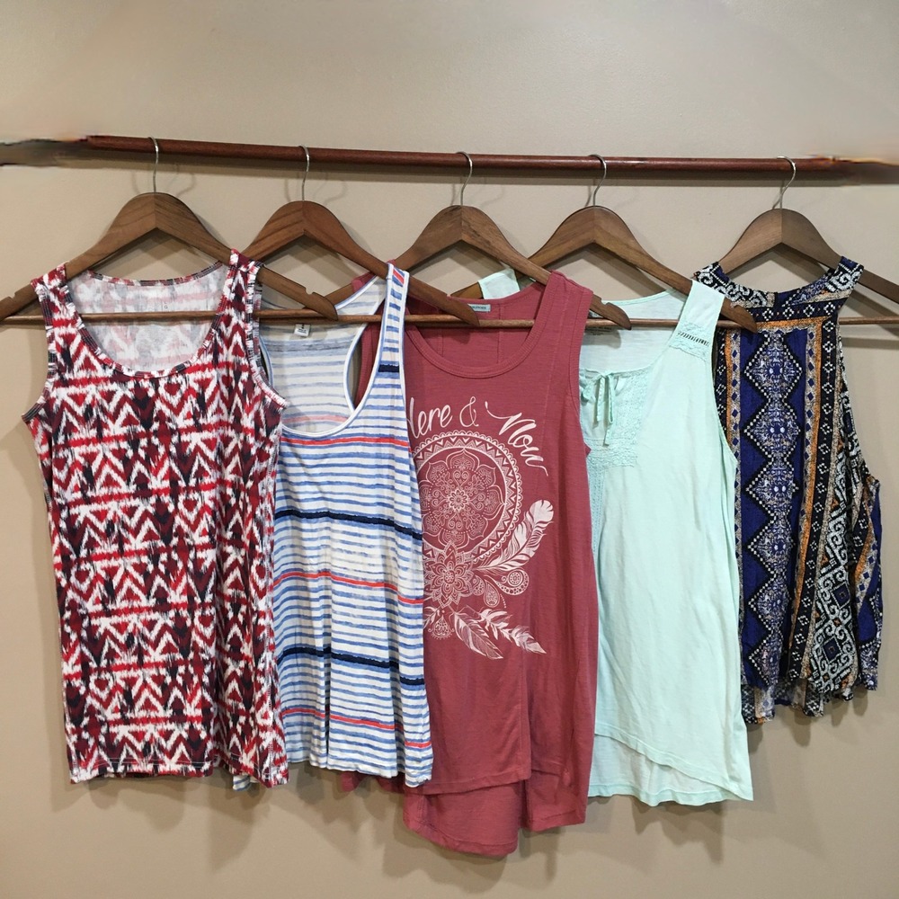 Casual Tank Top Bundle Womens M Lot of 5 Womens M Old Navy Maurices Vacation